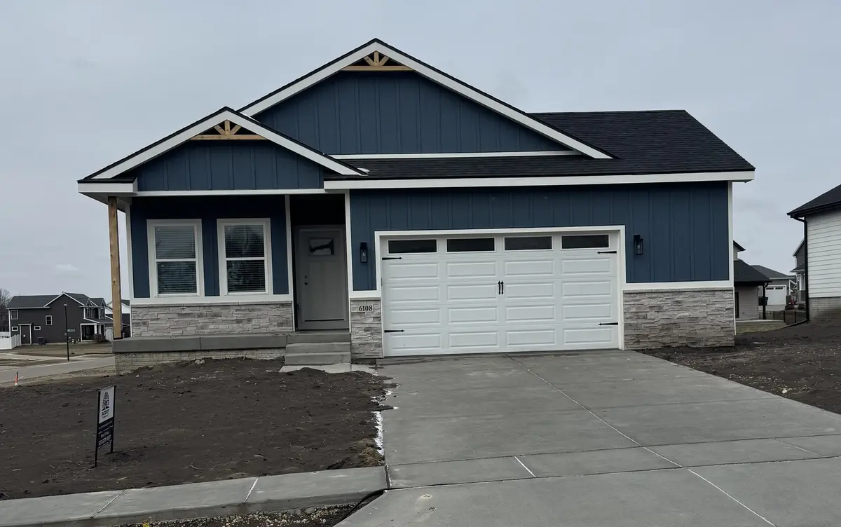 6108 THOR AVE, Davenport, IA 52807