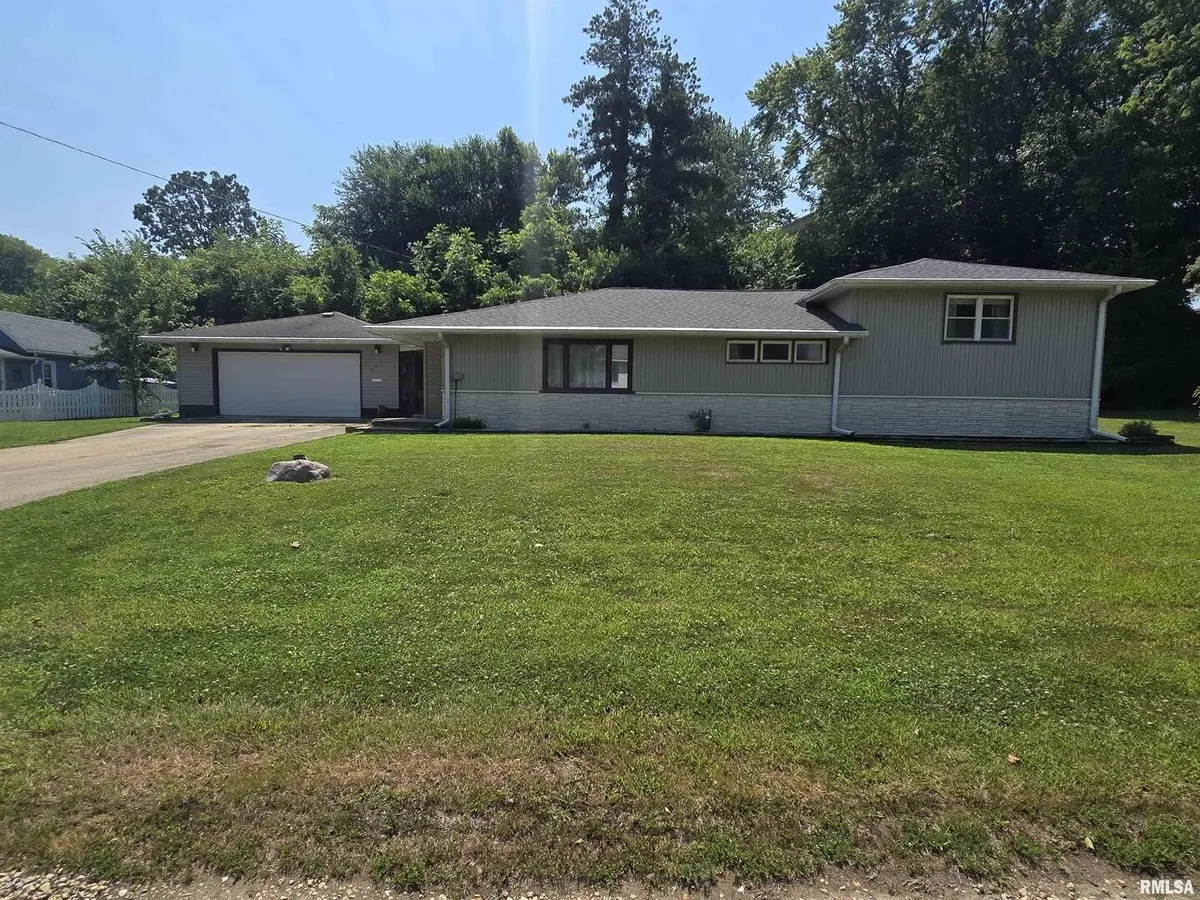 507 S CHURCH ST, Albany, IL 61230
