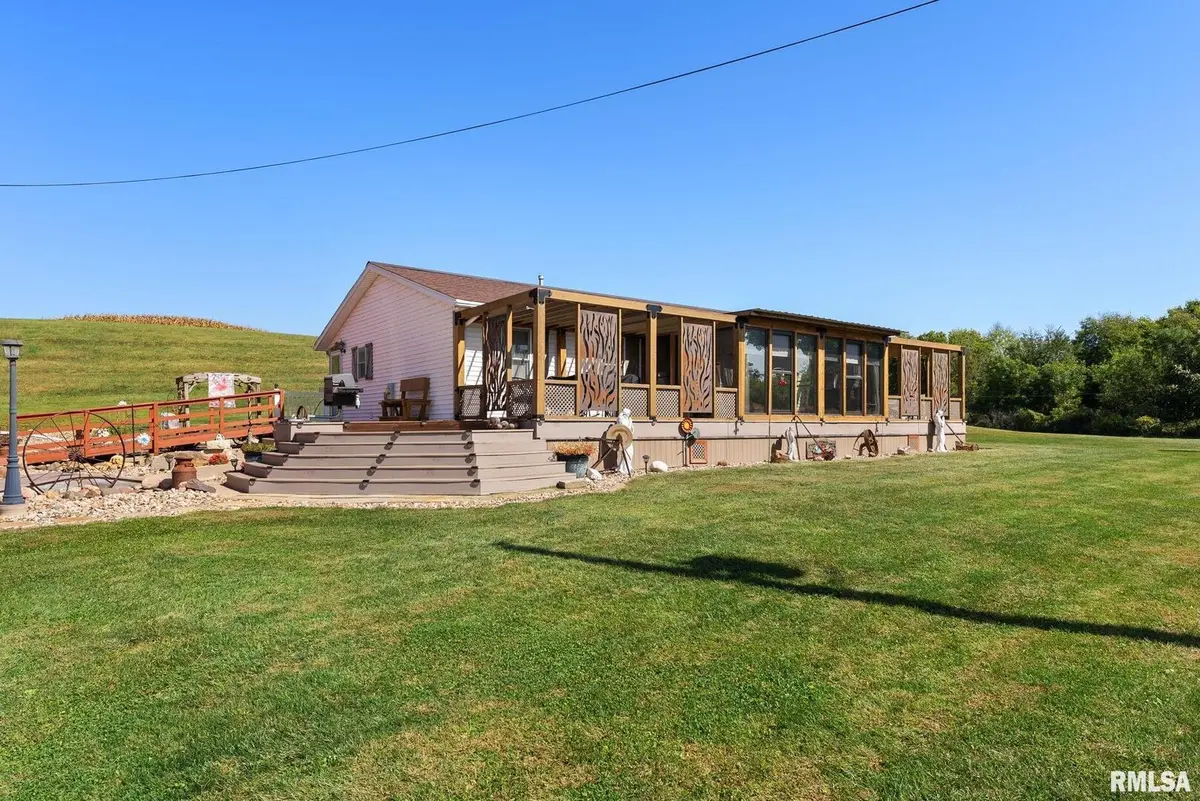 1422 McCloud Rd RD, Aledo, IL 61231