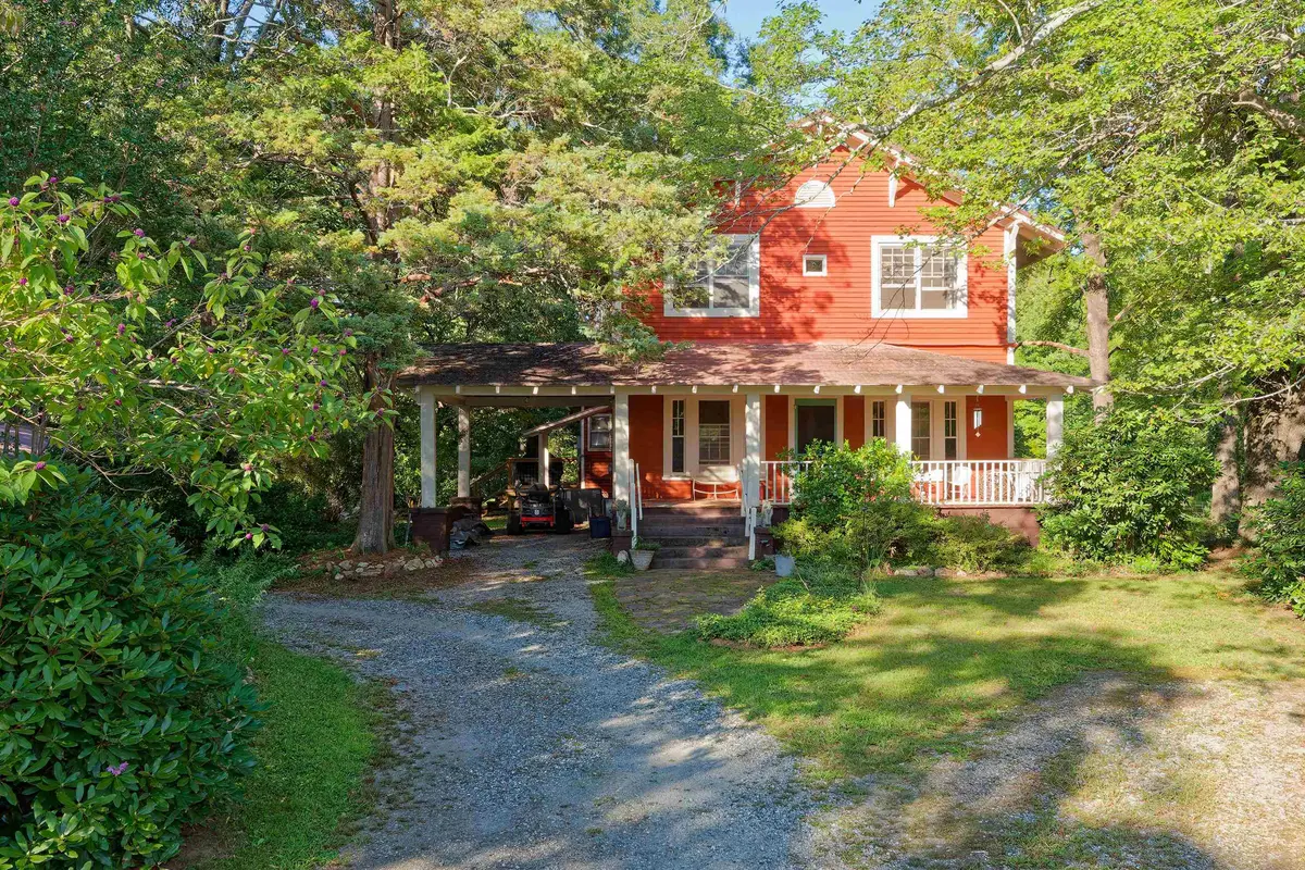 700 N Trade AVE, Landrum, SC 29356