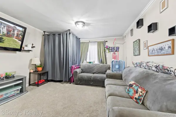 1754 Fort ST, Trenton, MI 48183