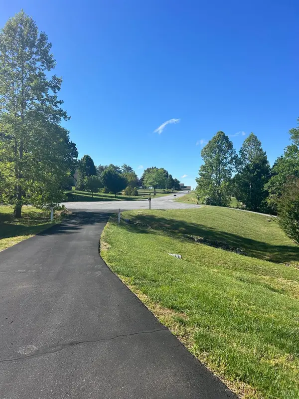 147 Shawnee Court, Madison Heights, VA 24572