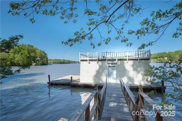 990 19th AVE NW, Hickory, NC 28601