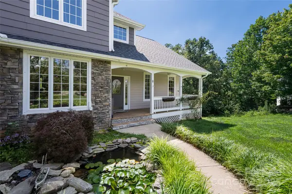 8 Scarlet Rdg LN, Weaverville, NC 28787