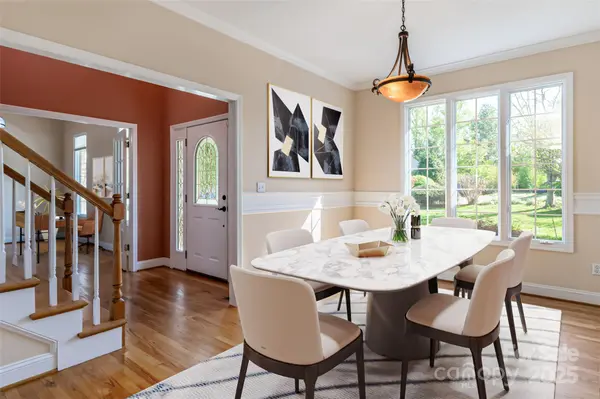 8 Scarlet Rdg LN, Weaverville, NC 28787