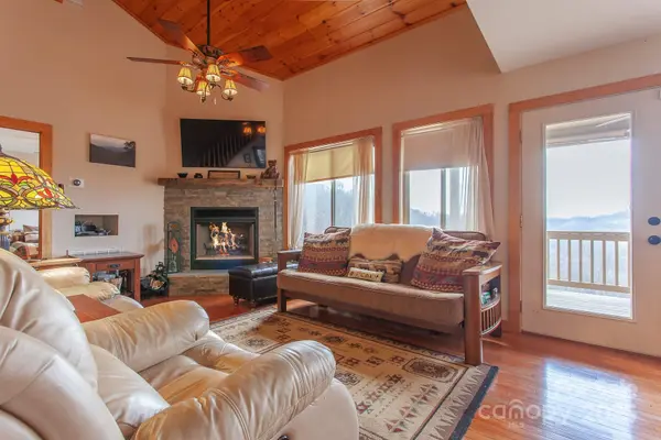 240 Hazelnut RD, Bryson City, NC 28713