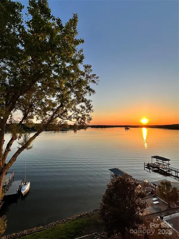 7116 Topsail CIR, Tega Cay, SC 29708