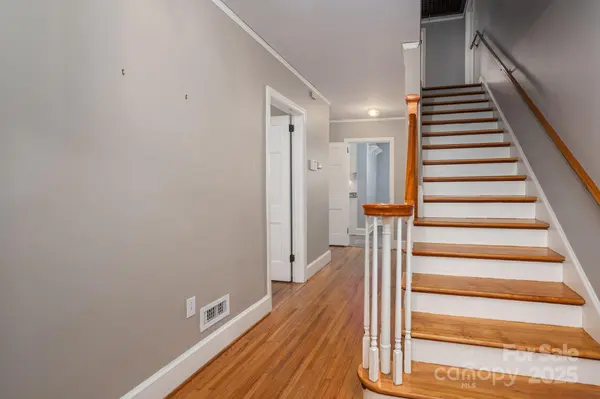 1220 Oakwood AVE, Gastonia, NC 28052