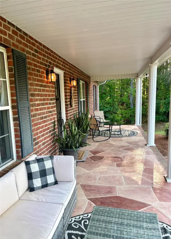 5691 Gunpowder RD, Granite Falls, NC 28630