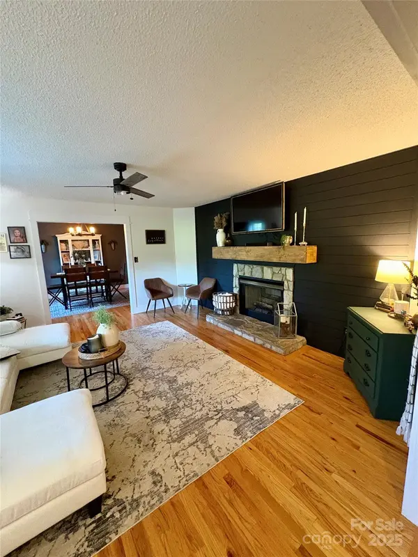5691 Gunpowder RD, Granite Falls, NC 28630