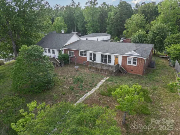 565 Shore Acres RD, Salisbury, NC 28146