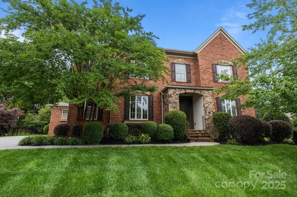 3206 Lakehurst XING, Matthews, NC 28104