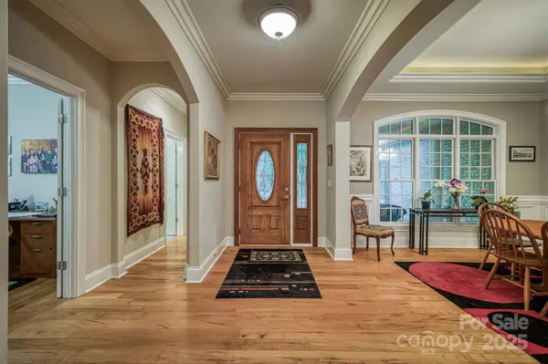 9002 Fair Oak DR, Sherrills Ford, NC 28673