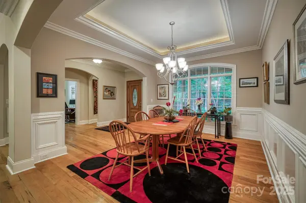 9002 Fair Oak DR, Sherrills Ford, NC 28673