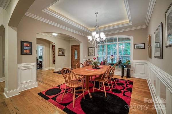 9002 Fair Oak DR, Sherrills Ford, NC 28673