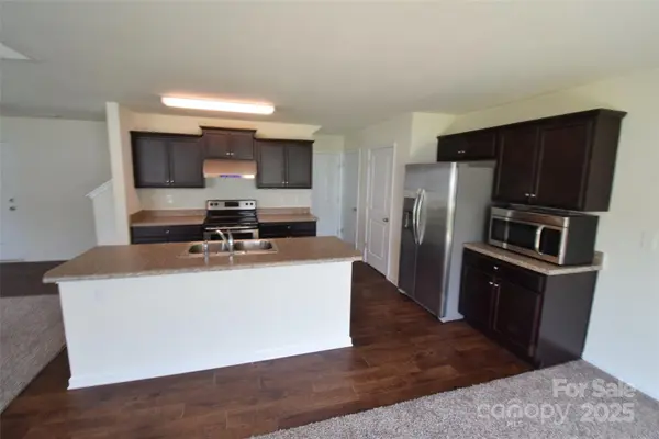 3014 Green Apple DR, Dallas, NC 28034
