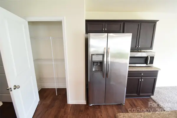 3014 Green Apple DR, Dallas, NC 28034