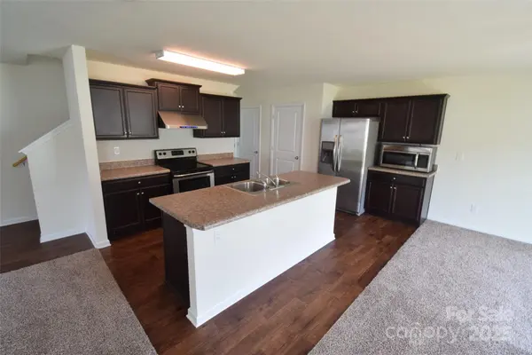 3014 Green Apple DR, Dallas, NC 28034