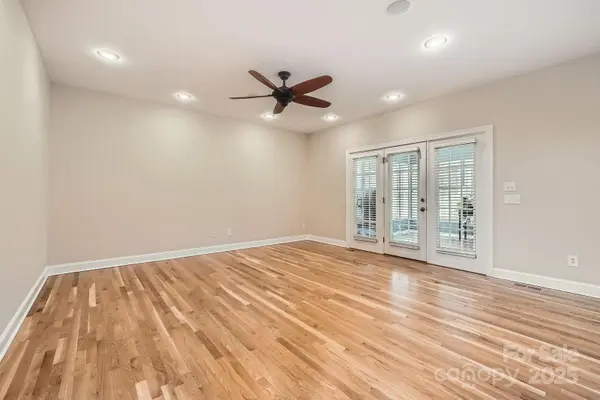 1185 Willow Creek DR, Newton, NC 28658