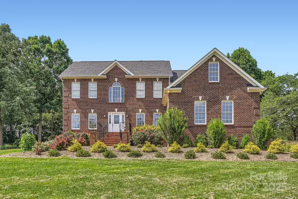 1185 Willow Creek DR, Newton, NC 28658