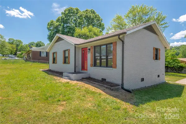 221 Magnolia ST, Statesville, NC 28625
