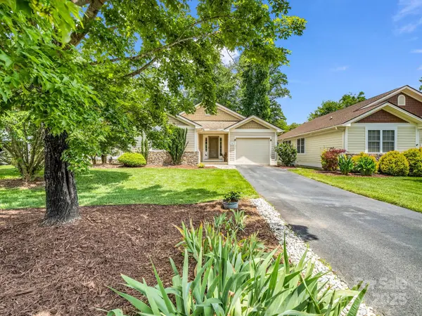 114 Fairway View DR, Etowah, NC 28729