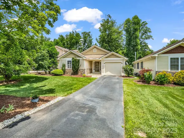 114 Fairway View DR, Etowah, NC 28729