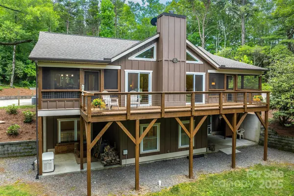 55 E Lake DR, Fairview, NC 28730