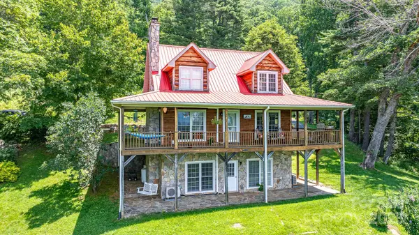 715 Sunset Mountain RD, Bakersville, NC 28705