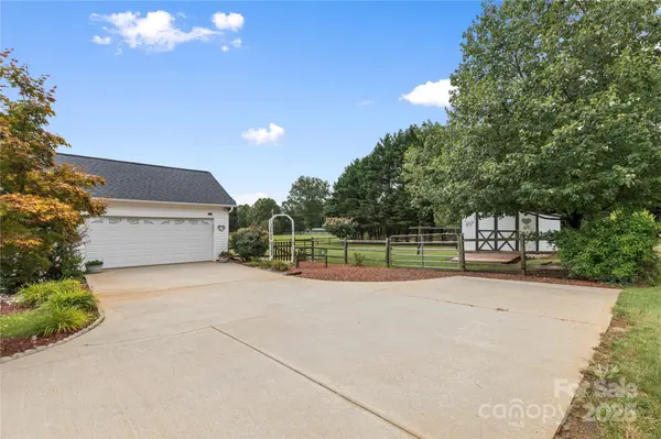 108 Camden CT, Advance, NC 27006
