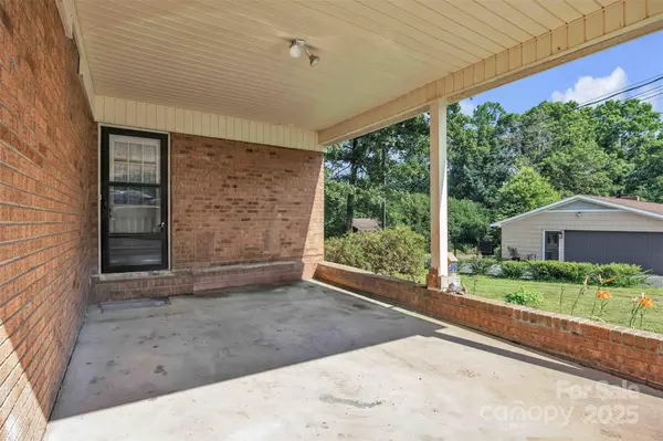 2598 Brookwood RD, Lincolnton, NC 28092