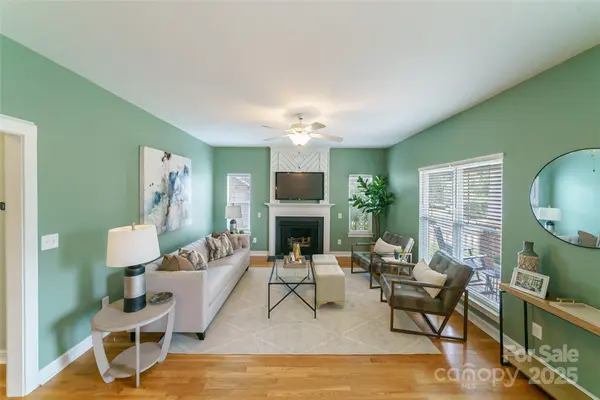 8509 Castle Cliff DR, Matthews, NC 28105