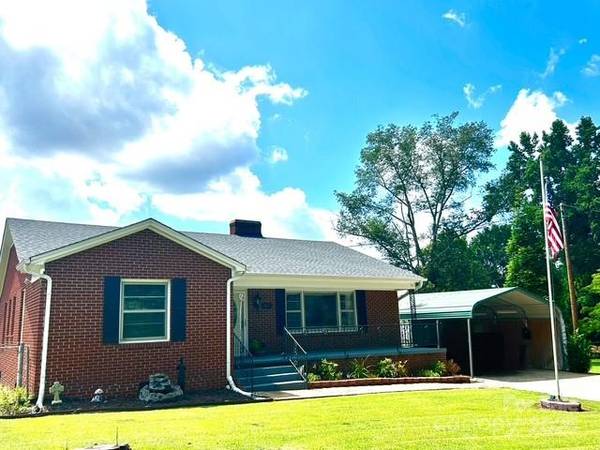607 6th Street CT NW, Conover, NC 28613