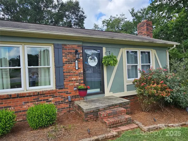 818 S Laurel ST, Lincolnton, NC 28092