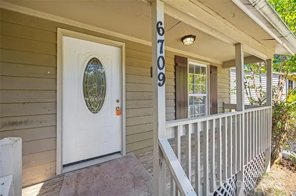 6709 Accrington CT, Charlotte, NC 28227