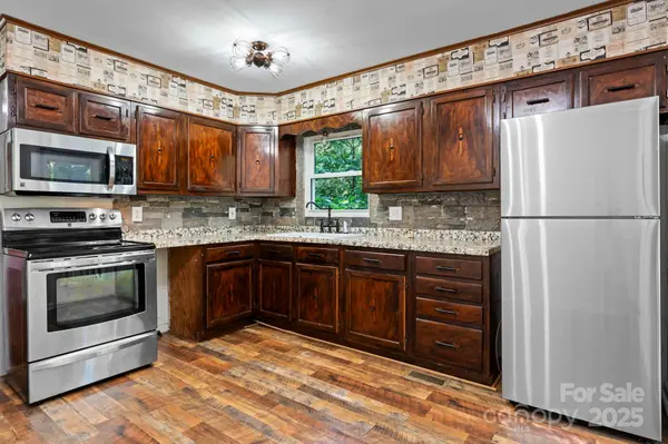 3498 Kanupp DR, Newton, NC 28658