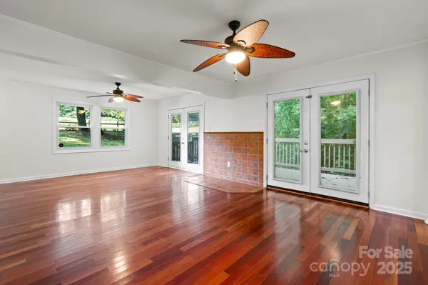 3498 Kanupp DR, Newton, NC 28658