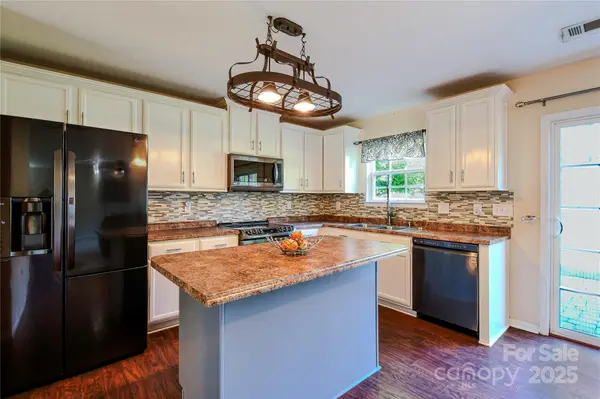 2052 Grimley LN, Fort Mill, SC 29707