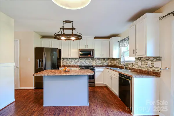2052 Grimley LN, Fort Mill, SC 29707