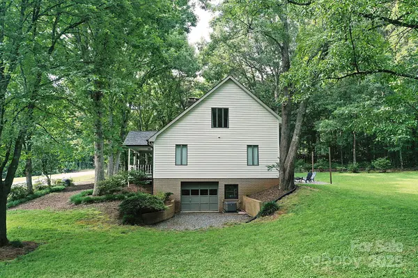 5643 Wesley ST, Hickory, NC 28601