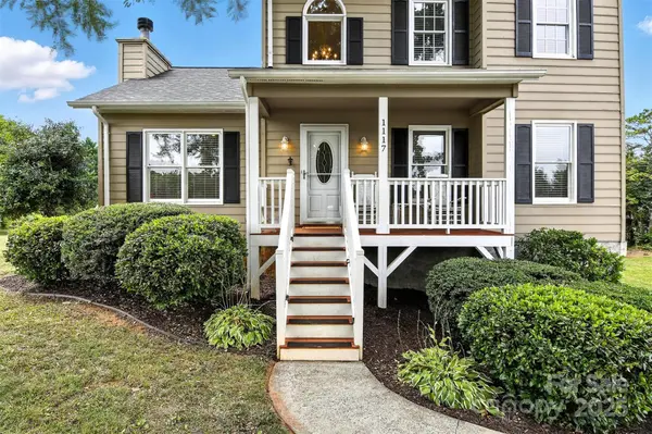 1117 Black Walnut DR, Hickory, NC 28602