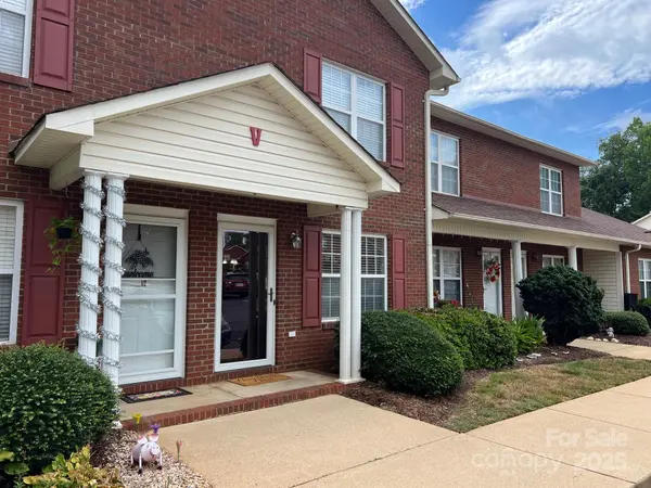102 Brandywine DR NE, Conover, NC 28613