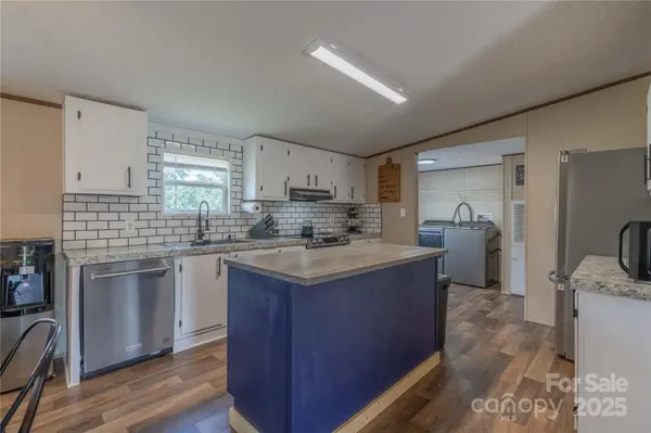 2090 Mesquite LN, Newton, NC 28658