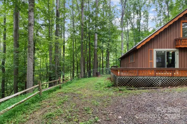 215 Byrd Mountain Estates RD, Burnsville, NC 28714