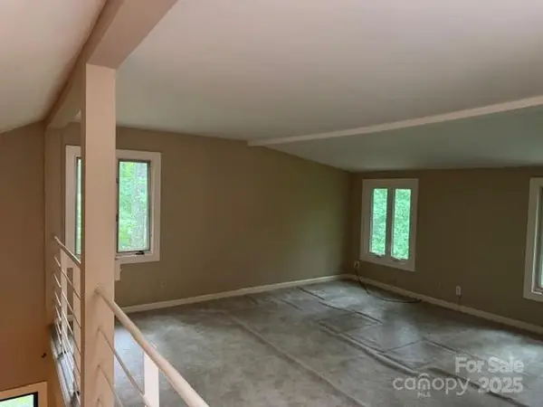 1451 Blueberry LN, Charlotte, NC 28226