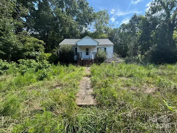 108 Circle DR, Mount Gilead, NC 27306