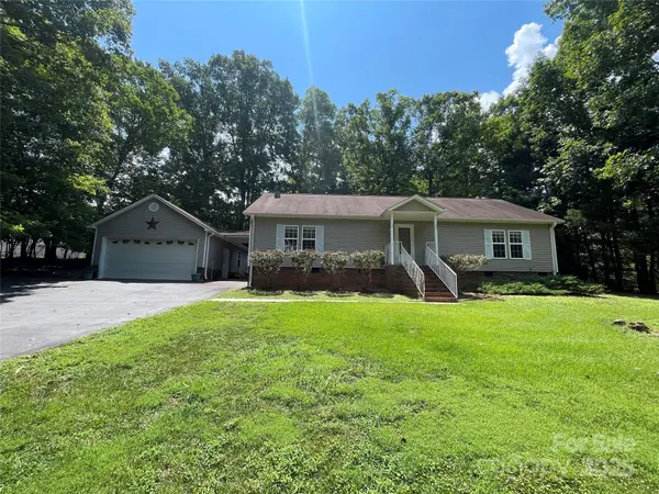 136 Lantern CT, Mount Gilead, NC 27371