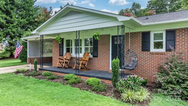 5256 Water Works RD, Granite Falls, NC 28630