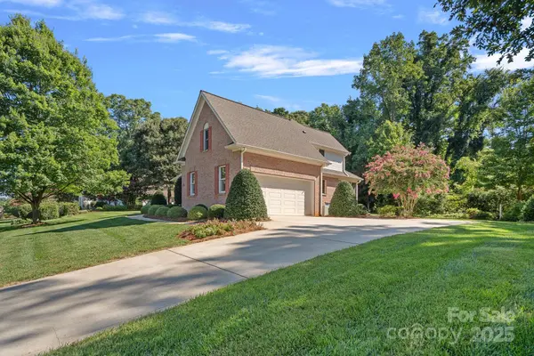 122 Pin Oak LN, Mooresville, NC 28117