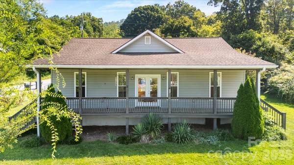 2 Elkmont PL, Asheville, NC 28804